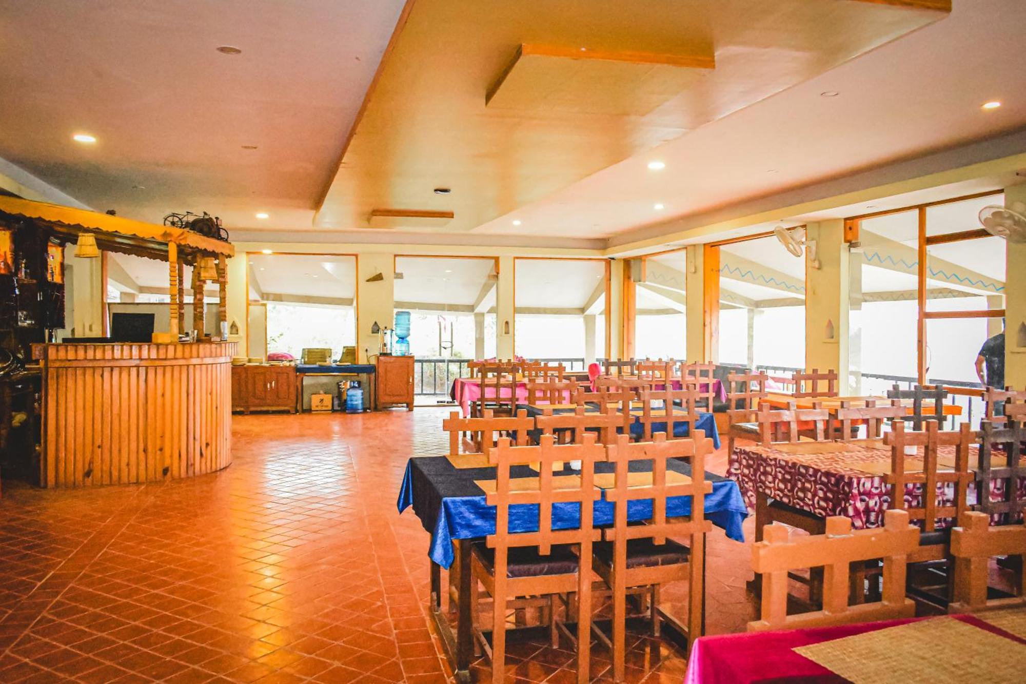 Chitwan Riverside Resort Sauraha Ngoại thất bức ảnh